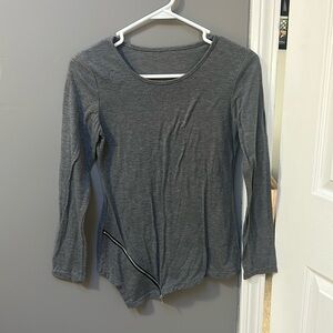 Grey shirt with zipper